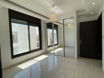 Room in 2 BHK Apartment at Piramal Mahalaxmi, Mahalaxmi – for Rent