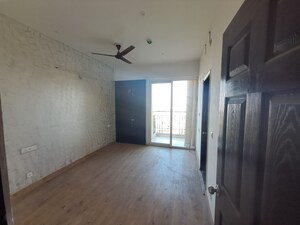 Room in 2 BHK Apartment at Gaurs Siddhartham, Siddharth Vihar – for Sale