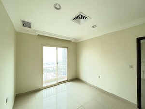 Room in 2 BHK Apartment at Piramal Aranya Arav, Byculla – for Rent