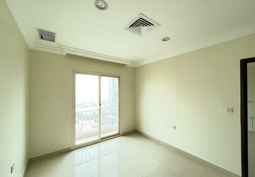 Room in 2 BHK Apartment at Piramal Aranya Arav, Byculla – for Rent