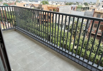 Balcony in 2.5 BHK Apartment at Eldeco Twin Towers, Iim Road – for Sale