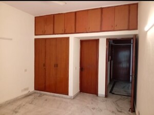 Room in 3 BHK Builder Floor at Greater Kailash I – for Rent