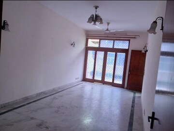 Room in 3 BHK Builder Floor at Greater Kailash I – for Rent