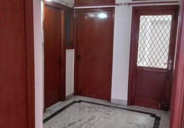 Room in 3 BHK Builder Floor at Greater Kailash I – for Rent