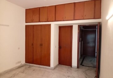 Room in 3 BHK Builder Floor at Greater Kailash I – for Rent