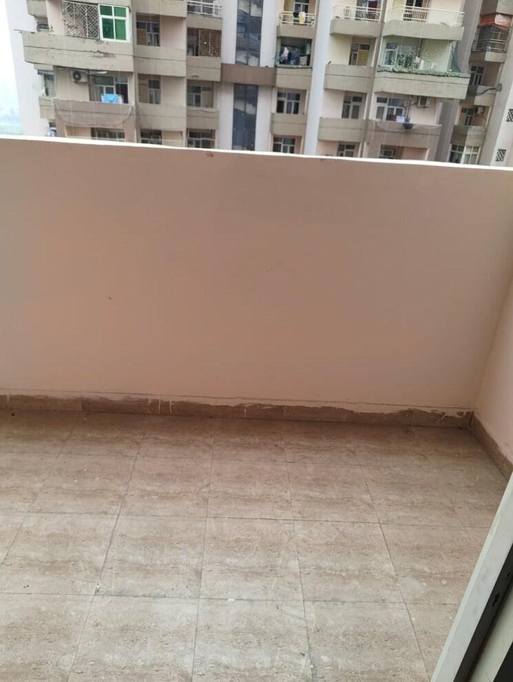 Room, supertech-cape-town 3 Bedroom 1625 Sq.Ft. Apartment In Sector 74 Noida 9355919