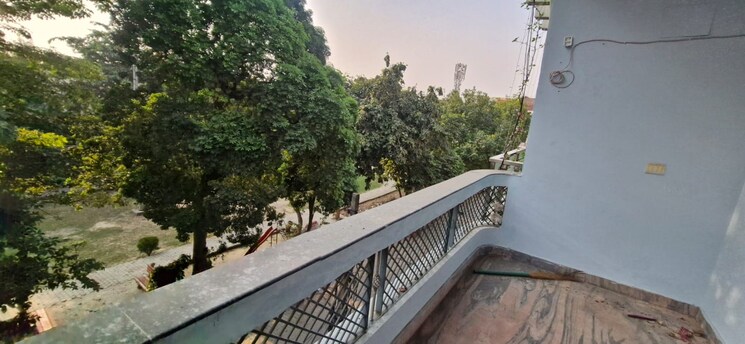Balcony, sector 3 2.5 Bedroom 100 Sq.Ft. Independent House In Sector 3 Faridabad 9355928