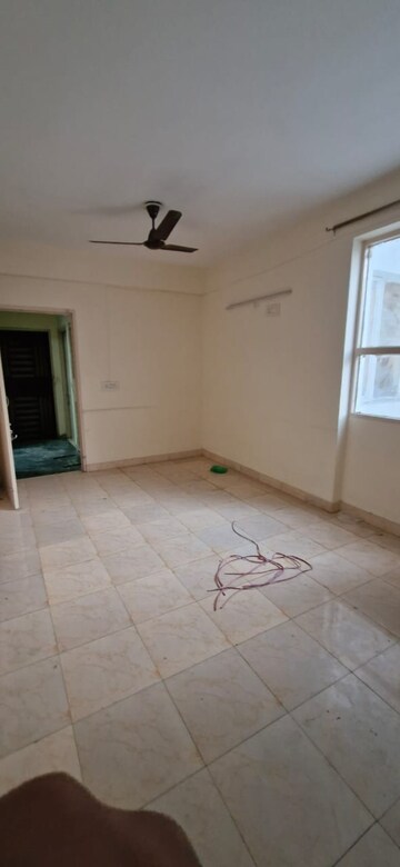 Room in 2.5 BHK Apartment at Adore Happy Homes Exclusive Phase 2, Sector 86 – for Sale