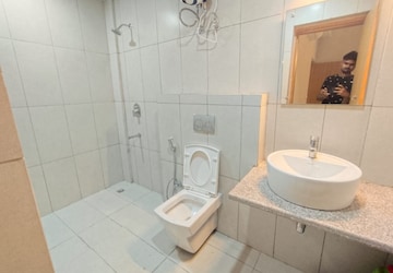 Bathroom in 4 BHK Builder Floor at SS Linden, Sector 84 – for Sale