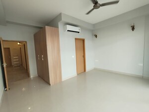 Room in 4 BHK Builder Floor at SS Linden, Sector 84 – for Sale