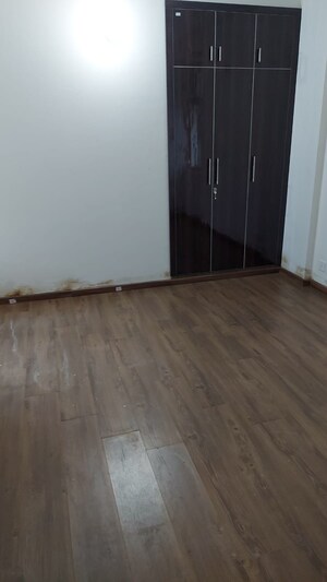 Room in 3 BHK Apartment at Paarth Aadyant, Gomti Nagar – for Rent