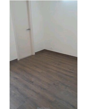 Room in 3 BHK Apartment at Emaar Palm Hills, Sector 77 – for Rent