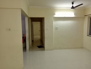 Room in 2 BHK Apartment at Aditya Breeze Park, Balewadi – for Rent