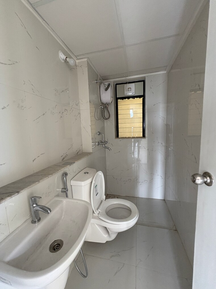 Bathroom, runwal-gardens-phase-3 2 Bedroom 612 Sq.Ft. Apartment In Kalyan Shilphata Road Thane 9355988
