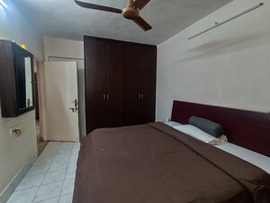 Room in 2 BHK Apartment at Andheri West – for Rent