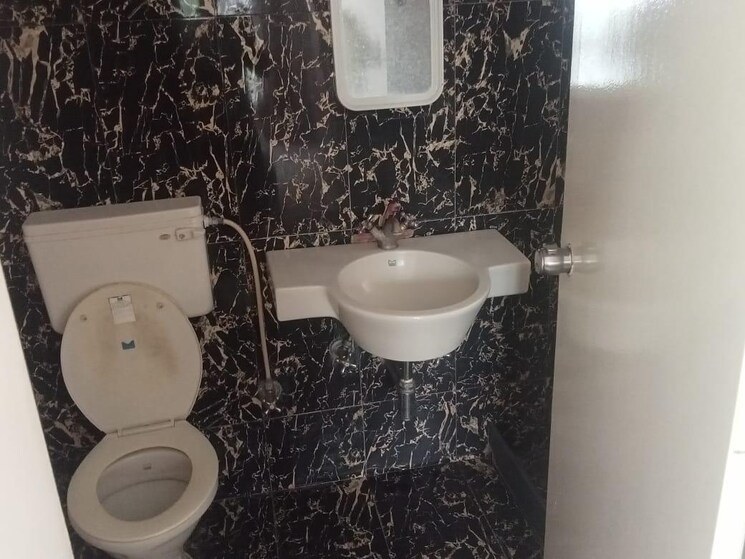 Bathroom, karia-konark-campus 4 Bedroom 1950 Sq.Ft. Apartment In Viman Nagar Pune 9355979