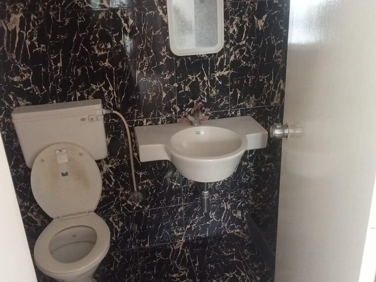 Bathroom, karia-konark-campus 4 Bedroom 1950 Sq.Ft. Apartment In Viman Nagar Pune 9355979