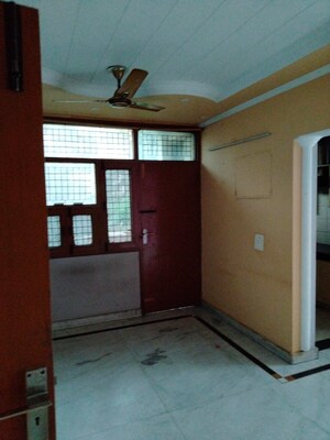 Room in 1 BHK Builder Floor at Shyam Park Extension – for Sale