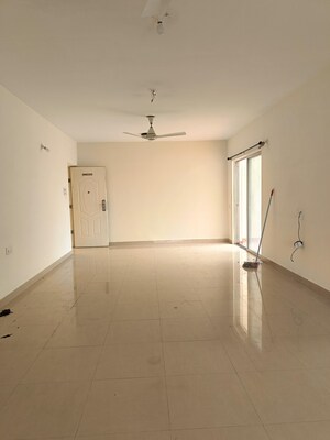 Room in 3 BHK Apartment at Pristine Zircon, Viman Nagar – for Rent
