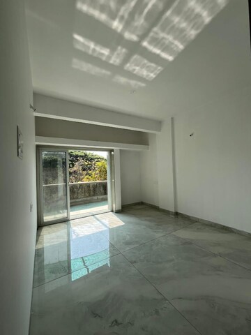 Room in 2 BHK Apartment at Aashiyana Park, Aundh – for Sale