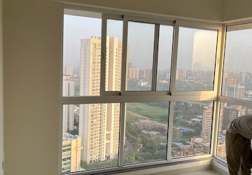 Room in 1 BHK Villa at Dosti Oro 67, Kandivali West – for Rent