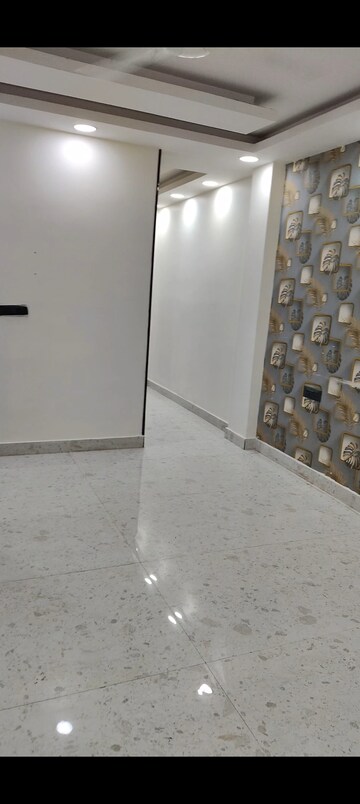 Room in 3 BHK Builder Floor at Govindpuri – for Sale