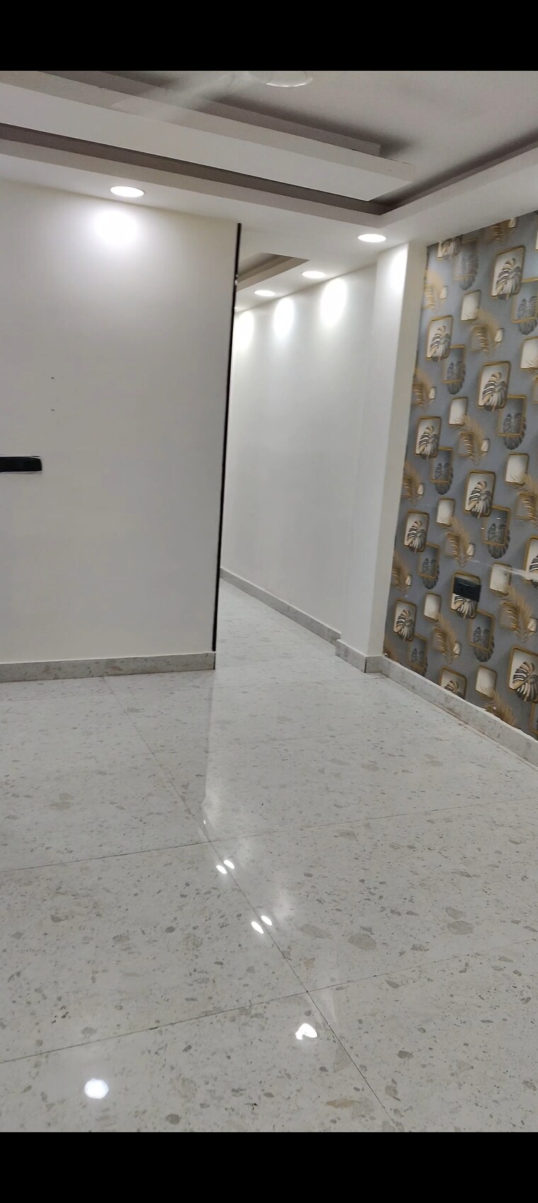 Room, govindpuri 3 Bedroom 100 Sq.Yd. Builder Floor In Govindpuri Delhi 9356105