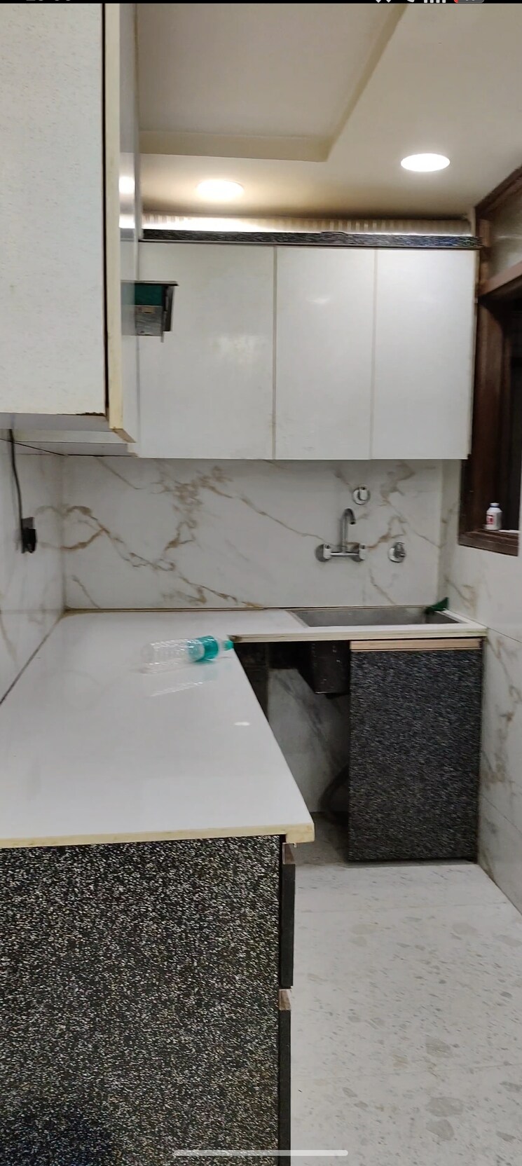 Kitchen, govindpuri 3 Bedroom 100 Sq.Yd. Builder Floor In Govindpuri Delhi 9356105