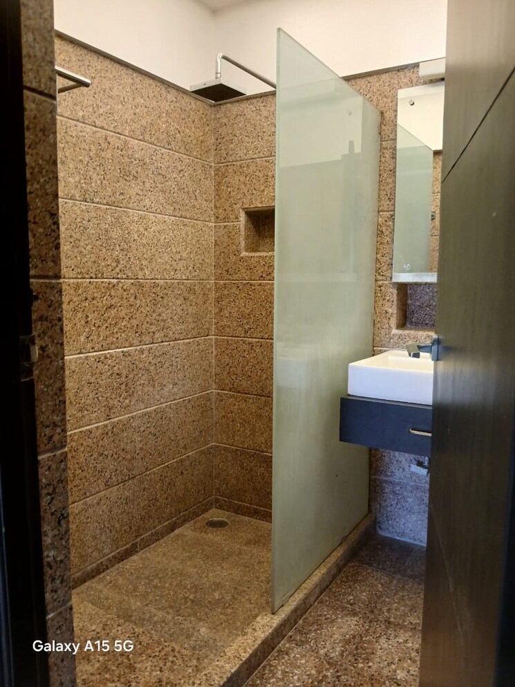 Bathroom, the-residences-jayamahal 3 Bedroom 2593 Sq.Ft. Apartment In Jayamahal Bangalore 9356122