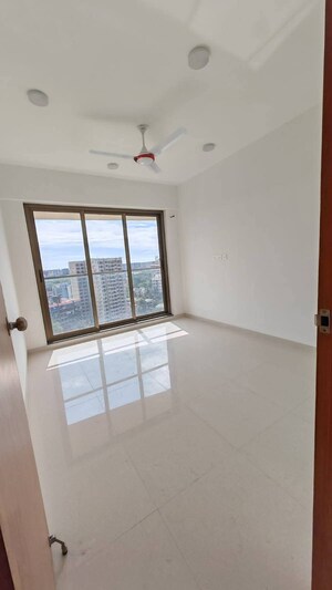 Room in 2 BHK Apartment at Naman Habitat, Andheri West – for Rent