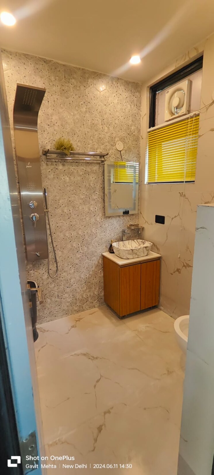 Bathroom, saket 3 Bedroom 160 Sq.Yd. Builder Floor In Saket Delhi 9356164