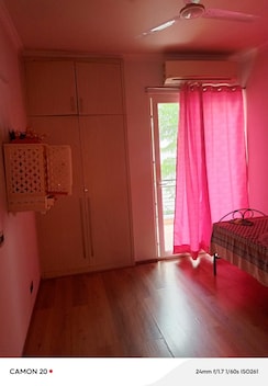 2.5 BHK + Study Room Builder Floor For Sale in Central Park Flower Valley