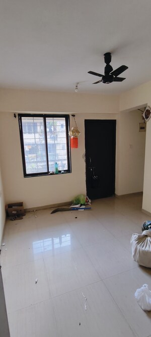 Room in 1 BHK Apartment at Lodha Victoria, Majiwada – for Rent