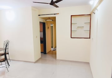 Room in 2 BHK Apartment at Lodha Paradise, Majiwada – for Rent