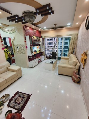 2 BHK Apartment For Rent in Rustomjee Urbania Azziano, Thane West