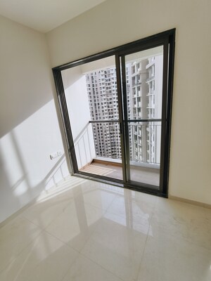 Room in 2 BHK Apartment at Dosti West County, Balkum Pada – for Rent