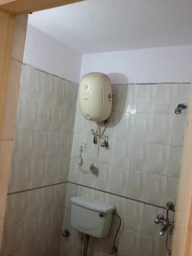 Bathroom, windsor-and-nova-society 2 Bedroom 1000 Sq.Ft. Apartment In Ahinsa Khand 2 Ghaziabad 9356216