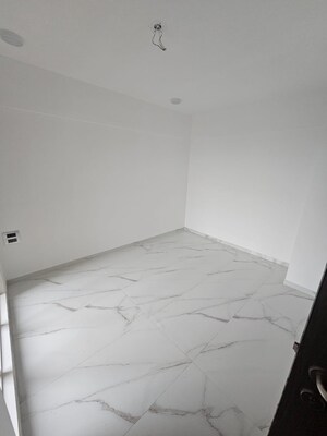 Room in 2 BHK Apartment at Nahar Amaryllis Towers and Plaza, Chandivali – for Rent