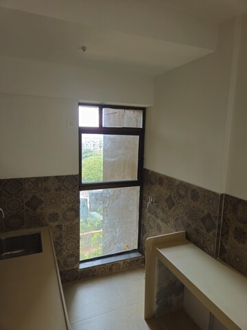 Room in 2 BHK Apartment at Kanakia Silicon Valley, Powai – for Rent