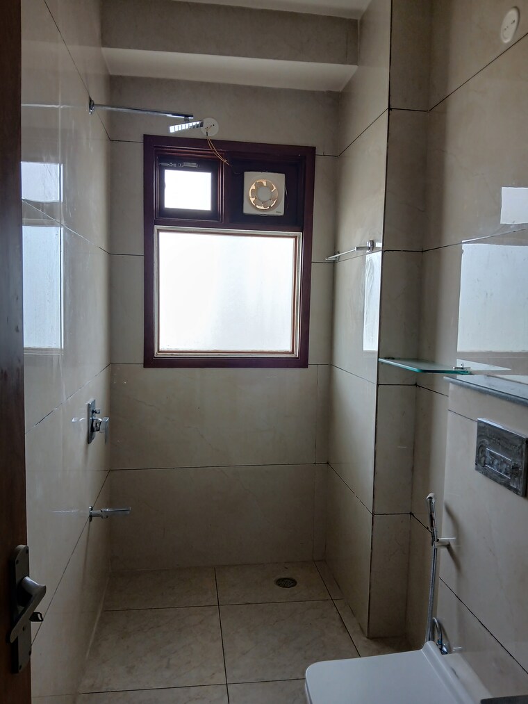 Bathroom, sector 9 2 Bedroom 250 Sq.Yd. Builder Floor In Sector 9 Hisar 9356233