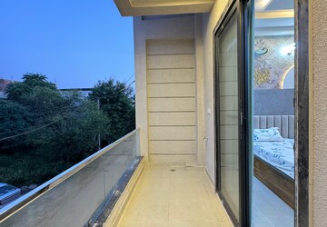 Building Lobby in 3 BHK Villa at Sirsi Road – for Sale