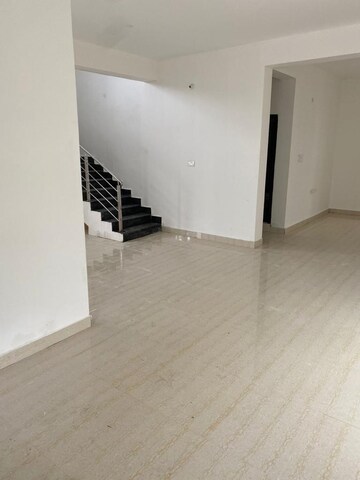 Room in 4 BHK Villa at Aakriti Arv Viva, Tellapur – for Rent