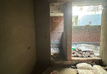 Room in 5 BHK Apartment at Sikka Karnam Greens, Sector 143b – for Sale