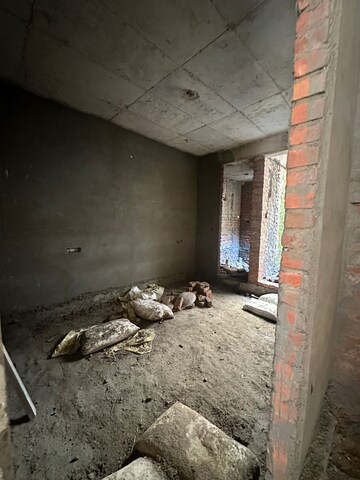 Room in 5 BHK Apartment at Sikka Karnam Greens, Sector 143b – for Sale