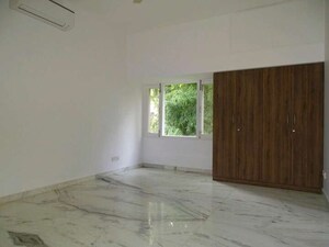 Room in 3 BHK Builder Floor at Boutique Residential Apartments C-253, Defence Colony – for Rent