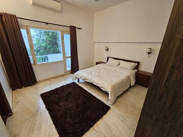 Bedroom in 3 BHK Builder Floor at Boutique Residential Apartments C-253, Defence Colony – for Rent