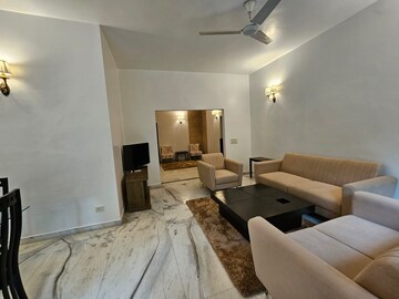 Bedroom in 3 BHK Builder Floor at Boutique Residential Apartments C-253, Defence Colony – for Rent