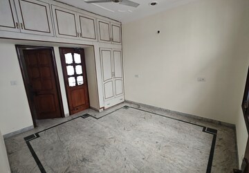 Room in 3 BHK Apartment at Sikka Kaamna Greens, Sector 143a Noida – for Sale