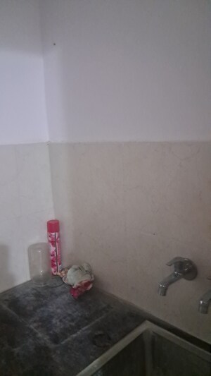 Furnished Amenities in 1 BHK Independent House at Lajpat Nagar – for Rent