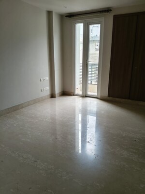Room in 4 BHK Builder Floor at Boutique Residential Apartments C-253, Defence Colony – for Rent